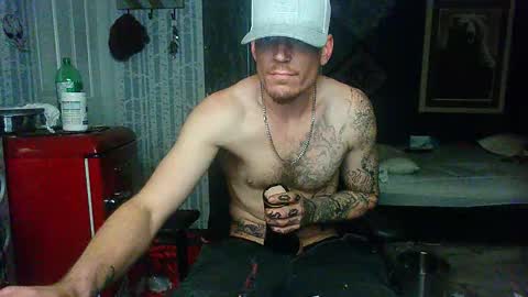 Snapshot of oh_you_know69 chatting on 10/27/25, 10:52 who dares toss me some tips lets have fun online show from 10/27/25, 10:52