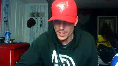 Snapshot of oh_you_know69 chatting on 11/14/25, 05:50 who dares toss me some tips lets have fun online show from 11/14/25, 05:50