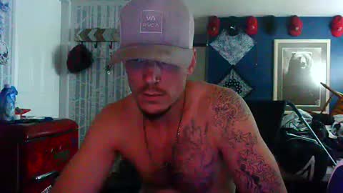 Snapshot of oh_you_know69 chatting on 11/14/25, 10:29 who dares toss me some tips lets have fun online show from 11/14/25, 10:29