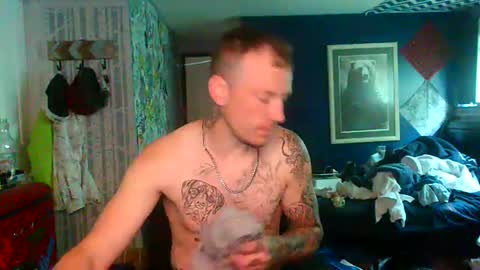 who dares  toss me some  tips lets have fun online show from 05/17/26, 02:24