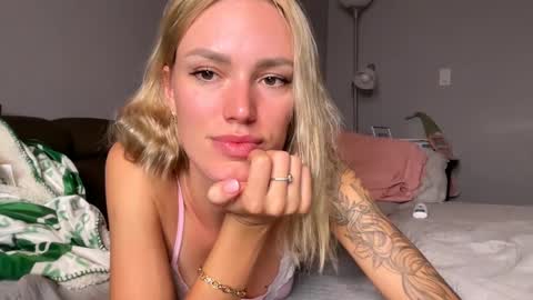 Kelly online show from 02/18/25, 02:16