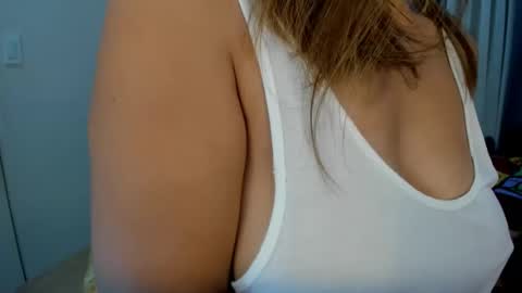 Snapshot of ohdreamgirlx chatting on 02/28/25, 02:09 kaley online show from 02/28/25, 02:09