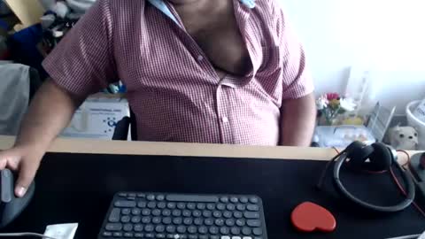 Snapshot of ohfck11 chatting on 07/12/26, 09:33 Chubby Gary online show from 07/12/26, 09:33