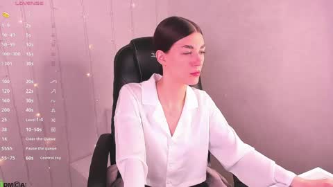 Snapshot of ohh_my_vens chatting on 06/05/26, 11:54 KAYA. online Tu We Th Fr Sa 0100AM - 0800AM Time zone of Germany Munich online show from 06/05/26, 11:54