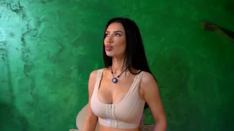 Julia online show from 04/09/26, 06:19