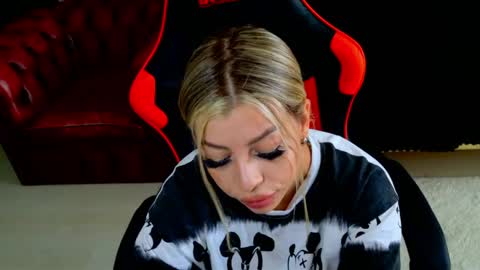 ohhh_nicole online show from 04/07/26, 02:06