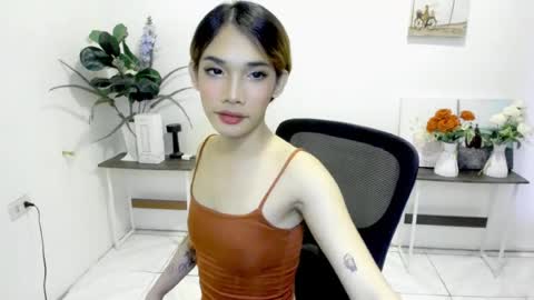 ohmy_lianxx online show from 06/21/26, 03:58
