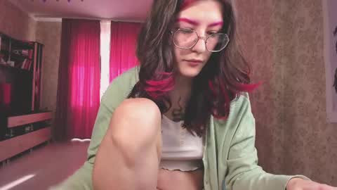 Snapshot of ohmygoddestkimmy chatting on 02/13/25, 11:28 Kmmy online show from 02/13/25, 11:28