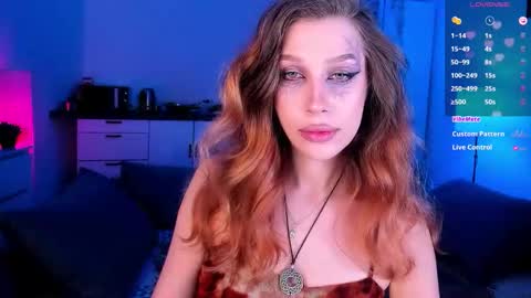 Snapshot of ohmymiami_ chatting on 10/24/25, 07:21 Light online show from 10/24/25, 07:21