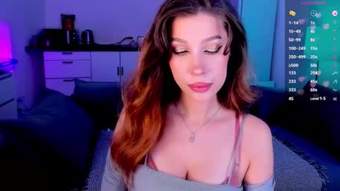 Light  online show from 11/06/25, 10:32