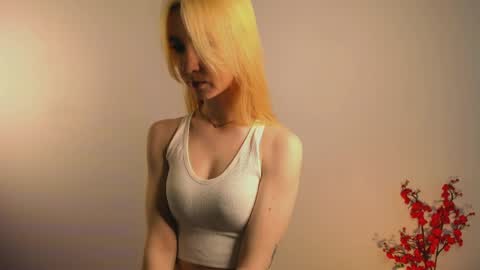 Emi and Ohpi online show from 04/03/26, 12:36