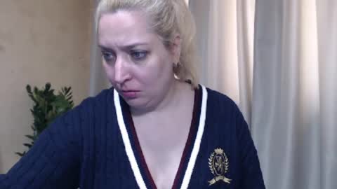 Snapshot of ohsweetiren chatting on 05/01/26, 05:45 Iren online show from 05/01/26, 05:45