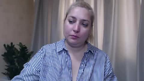 Snapshot of ohsweetiren chatting on 05/23/26, 05:12 Iren online show from 05/23/26, 05:12
