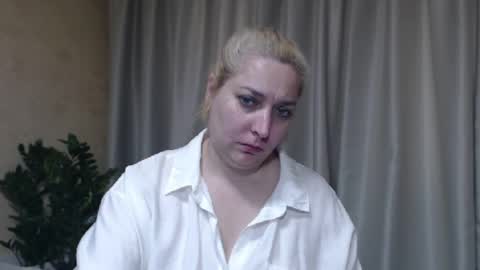 Snapshot of ohsweetiren chatting on 05/24/26, 05:56 Iren online show from 05/24/26, 05:56