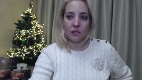 Snapshot of ohsweetmari chatting on 12/25/24, 09:11 Mari online show from 12/25/24, 09:11