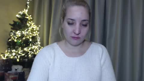 Snapshot of ohsweetmari chatting on 12/26/24, 04:04 Mari online show from 12/26/24, 04:04