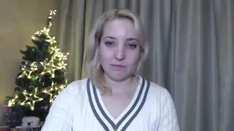 Snapshot of ohsweetmari chatting on 12/30/24, 06:05 Mari online show from 12/30/24, 06:05