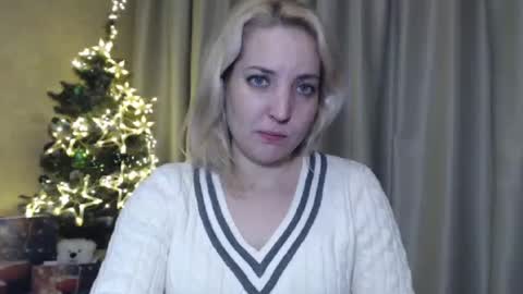 Snapshot of ohsweetmari chatting on 12/30/24, 09:08 Mari online show from 12/30/24, 09:08