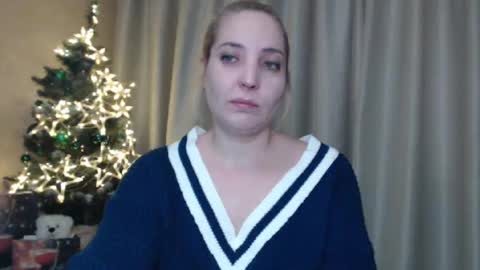 Snapshot of ohsweetmari chatting on 01/05/25, 12:31 Mari online show from 01/05/25, 12:31