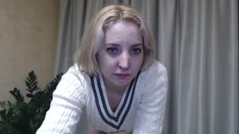Snapshot of ohsweetmari chatting on 01/15/25, 05:37 Mari online show from 01/15/25, 05:37