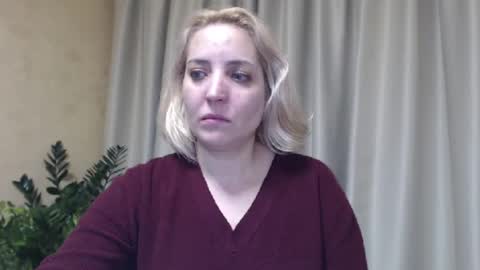 Snapshot of ohsweetmari chatting on 01/19/25, 06:00 Mari online show from 01/19/25, 06:00