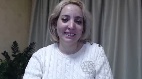 Snapshot of ohsweetmari chatting on 01/21/25, 06:12 Mari online show from 01/21/25, 06:12