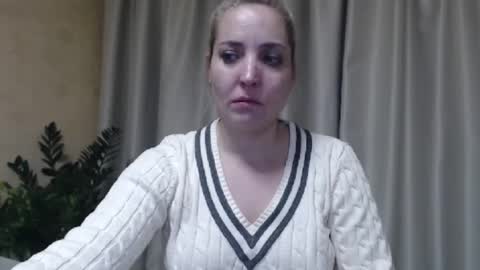 Snapshot of ohsweetmari chatting on 02/01/25, 08:16 Mari online show from 02/01/25, 08:16