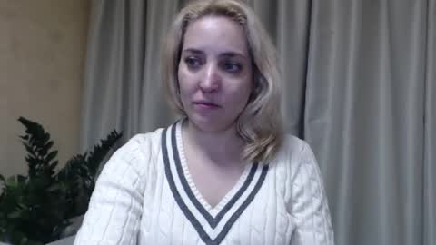 Snapshot of ohsweetmari chatting on 02/23/25, 04:46 Mari online show from 02/23/25, 04:46
