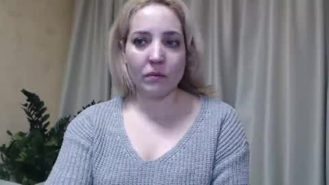Snapshot of ohsweetmari chatting on 02/28/25, 01:47 Mari online show from 02/28/25, 01:47