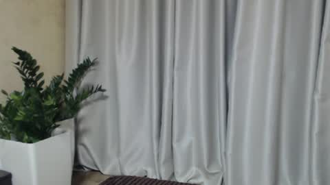 Snapshot of ohsweetmari chatting on 03/01/25, 04:22 Mari online show from 03/01/25, 04:22