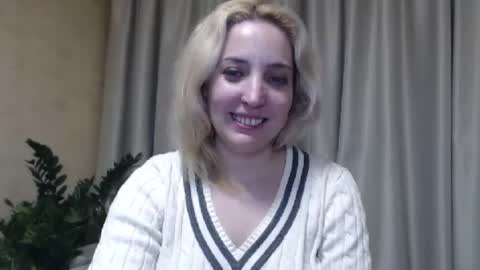 Snapshot of ohsweetmari chatting on 03/02/25, 07:45 Mari online show from 03/02/25, 07:45