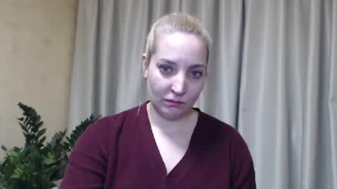 Snapshot of ohsweetmari chatting on 03/04/25, 05:24 Mari online show from 03/04/25, 05:24