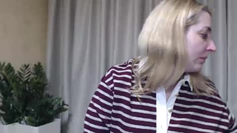 Mari online show from 03/12/26, 10:49