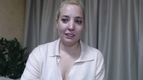 Mari online show from 05/31/26, 02:35