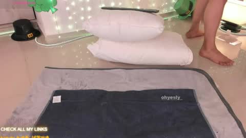 ohyesly_ online show from 03/02/26, 10:11