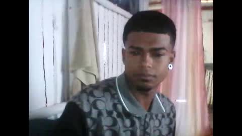 ojos_claross online show from 12/22/25, 12:46