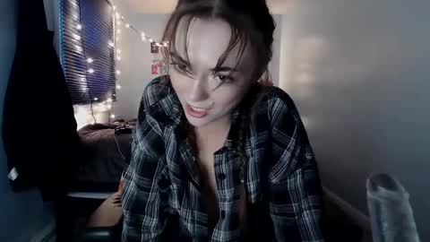 Snapshot of okalley19 chatting on 09/19/25, 11:05 Alley asian bratty online show from 09/19/25, 11:05
