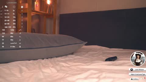 Henrietta or Rita online show from 09/30/25, 06:02