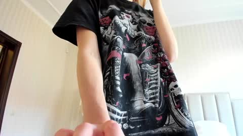            Welcome to my fans page  online show from 09/17/25, 11:45