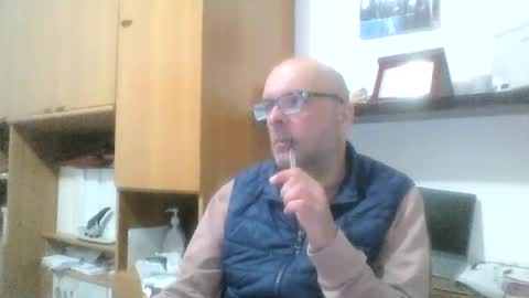 Snapshot of olak21 chatting on 05/21/26, 08:21 olak21 online show from 05/21/26, 08:21