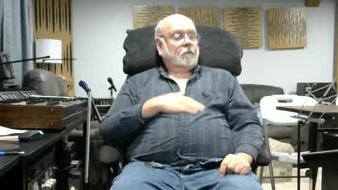 Snapshot of old_guy111 chatting on 11/25/25, 04:01 old_guy111 online show from 11/25/25, 04:01
