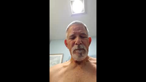 oldermoguy1 online show from 05/21/26, 01:51