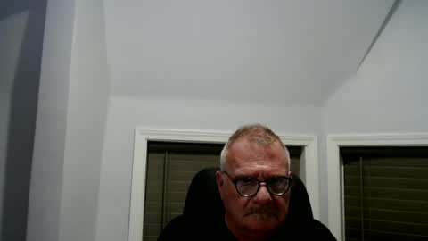 Snapshot of oldguybigd chatting on 06/27/26, 04:39 oldguybigd online show from 06/27/26, 04:39