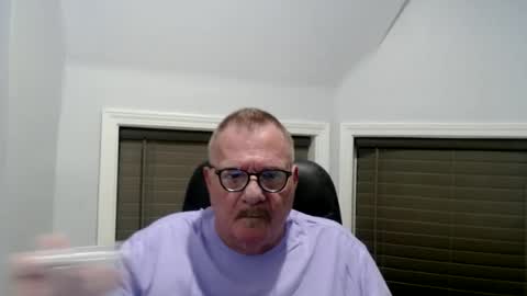 Snapshot of oldguybigd chatting on 07/08/26, 03:33 oldguybigd online show from 07/08/26, 03:33