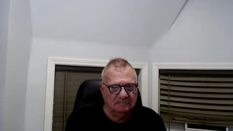 Snapshot of oldguybigd chatting on 08/07/26, 03:19 oldguybigd online show from 08/07/26, 03:19