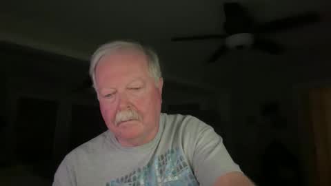 Snapshot of oldlakeguy chatting on 10/26/25, 11:53 OldLakeGuy online show from 10/26/25, 11:53