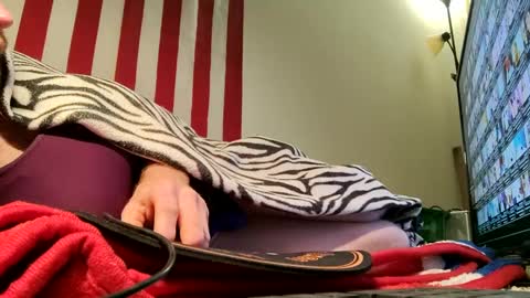 Snapshot of olewrench945706 chatting on 09/14/25, 04:00 Laura online show from 09/14/25, 04:00