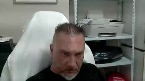 Snapshot of olimpio1230 chatting on 04/20/26, 05:37 olimpio1230 online show from 04/20/26, 05:37