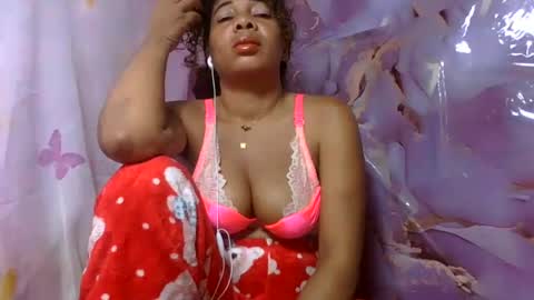 Snapshot of olinaa chatting on 06/27/26, 05:29 olinaa online show from 06/27/26, 05:29