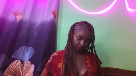 olinah610 online show from 12/16/25, 05:29